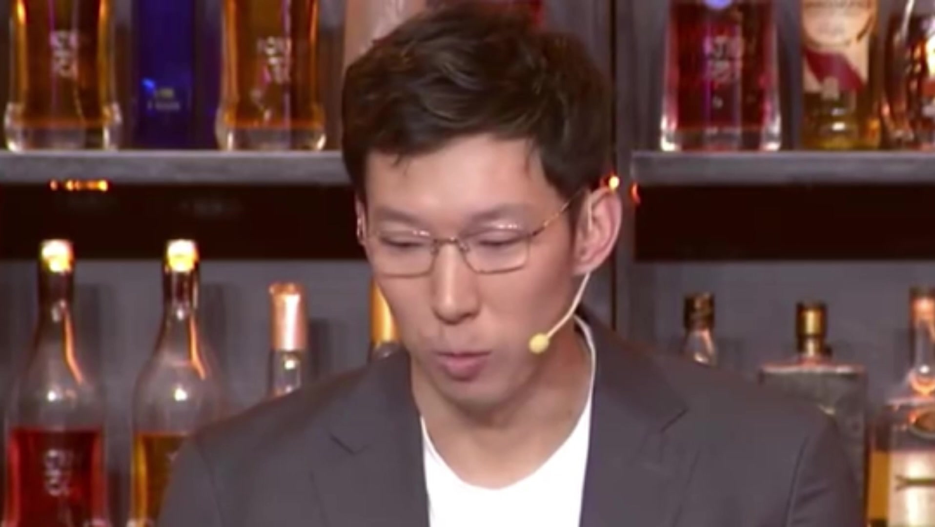 开云体育官方app-周琦：看骑士打球就像看北京比赛 就是两个人在单打 其他人在看戏